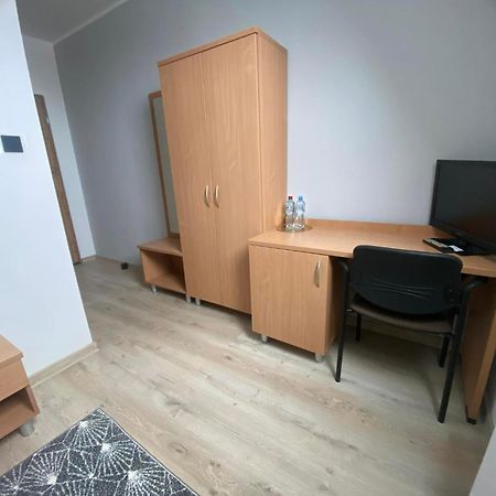 Hotel Milo - Noclegi Бартошице Экстерьер фото